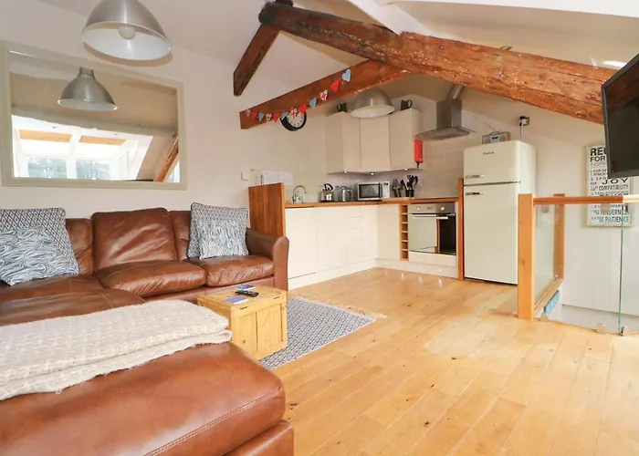 Town Centre Contemporary Cottage